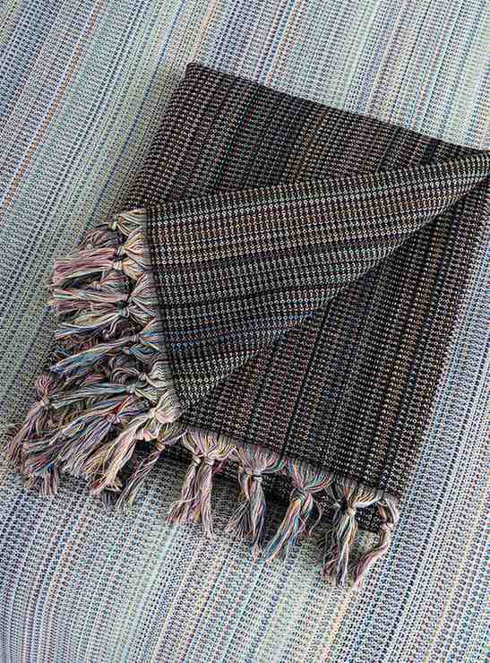 ALA KING SIZE BLANKET black folded
