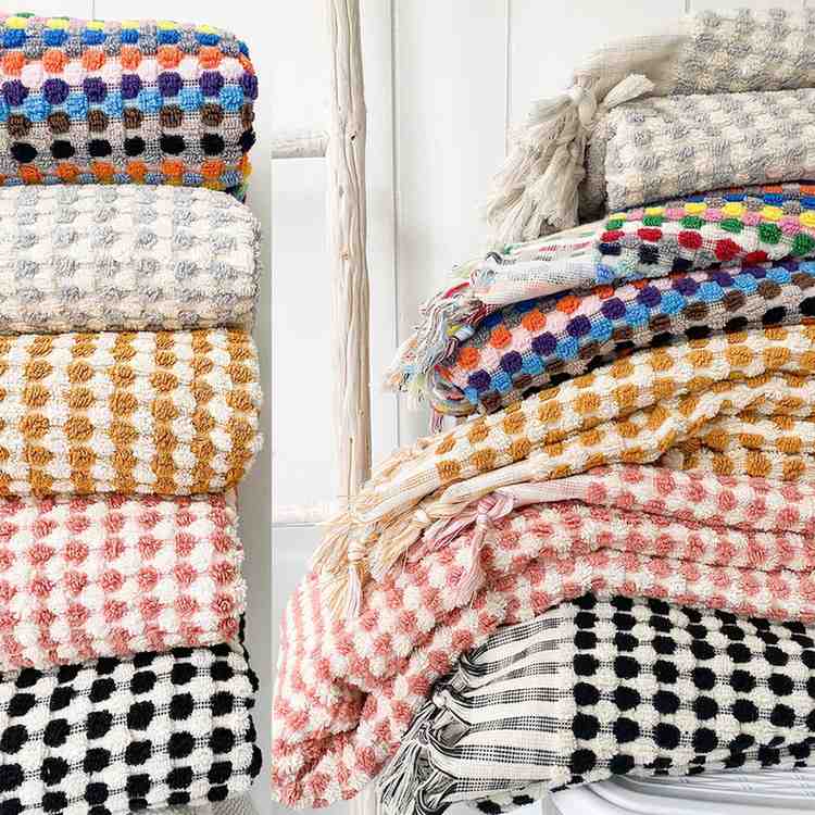 all colors pom pom bath towel close