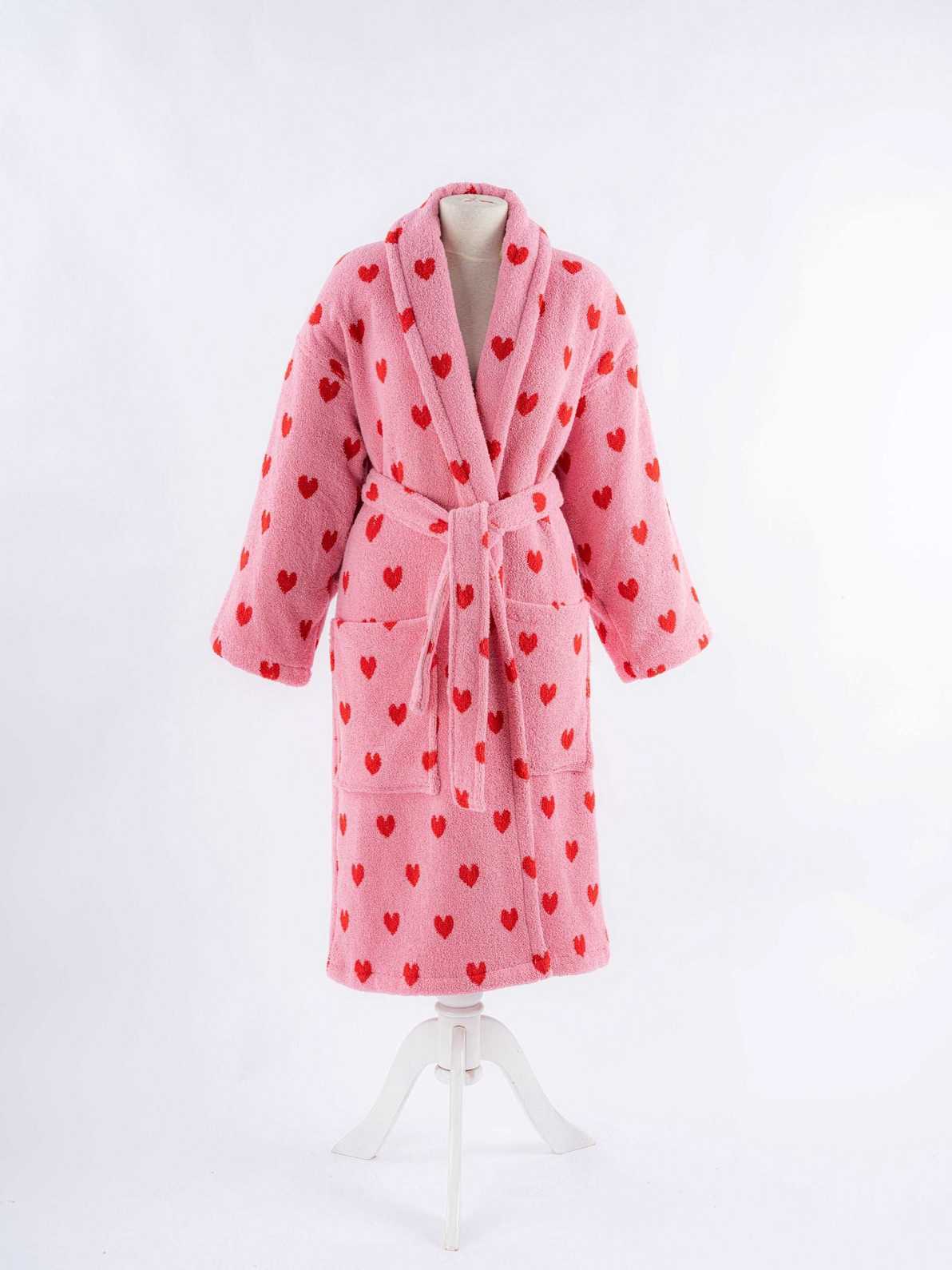 Heart-shaped bathrobe woven in traditional Jacquard looms, offering comfort and warmth.